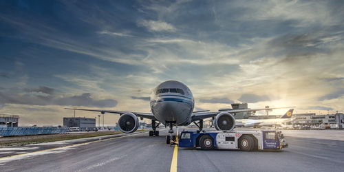 码头配套服务的紧迫优化